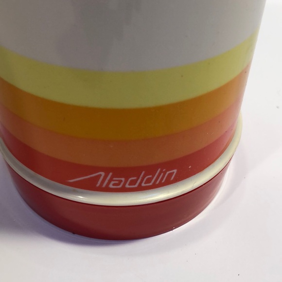 Vintage Aladdin quart made in the USA thermos - Picture 2 of 8